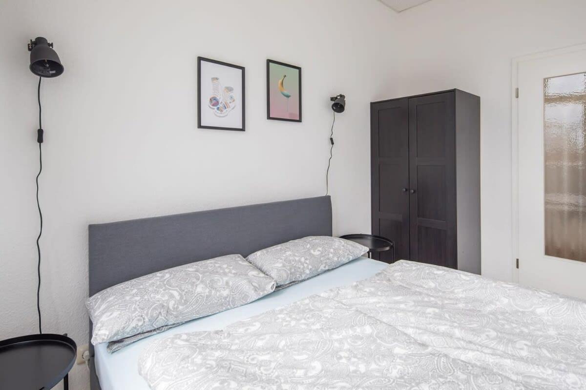Spacious 2 Bedroom Apartment ฮัมบูร์ก ภายนอก รูปภาพ
